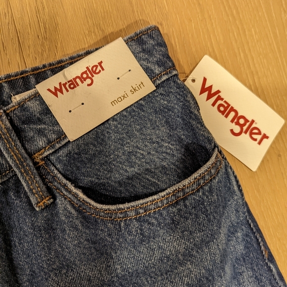 Women's Blue Denim Skirt - Picture 7 of 7